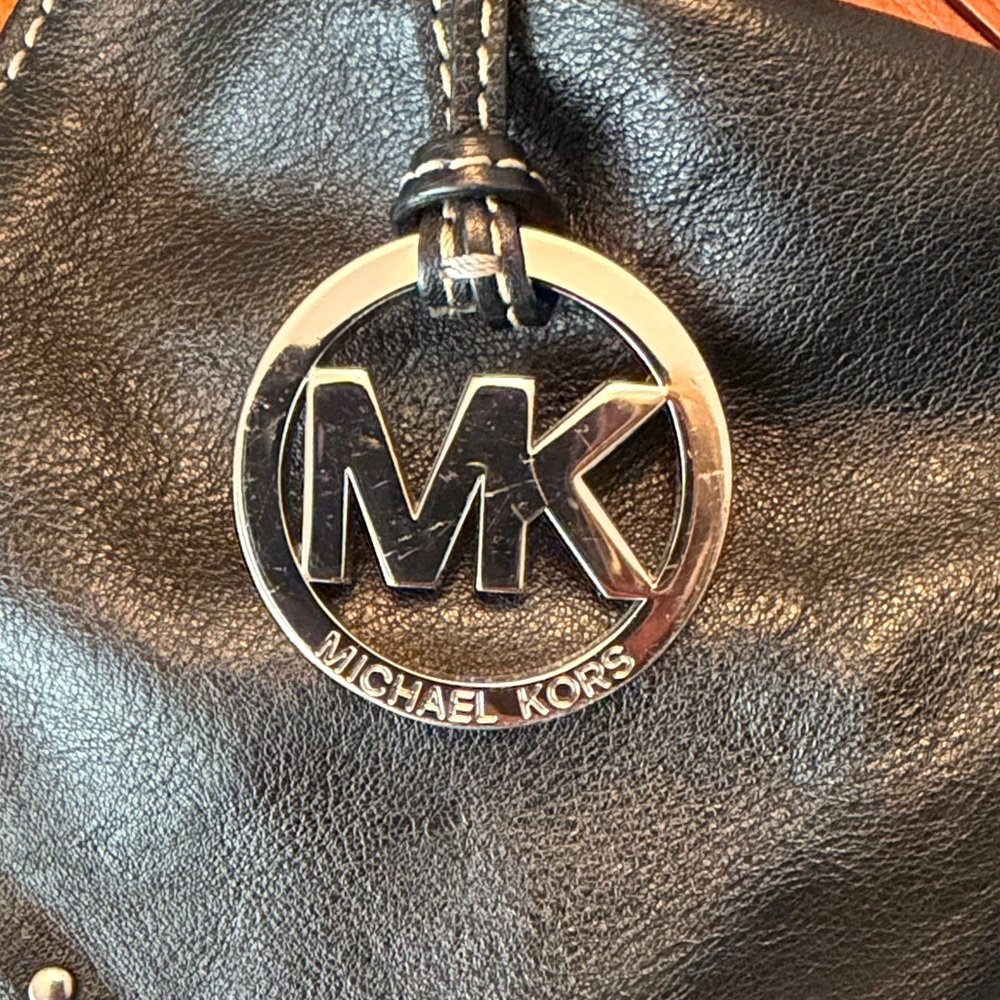Michael Kors Black Leather Studded Shoulder Bag - Picture 3 of 10